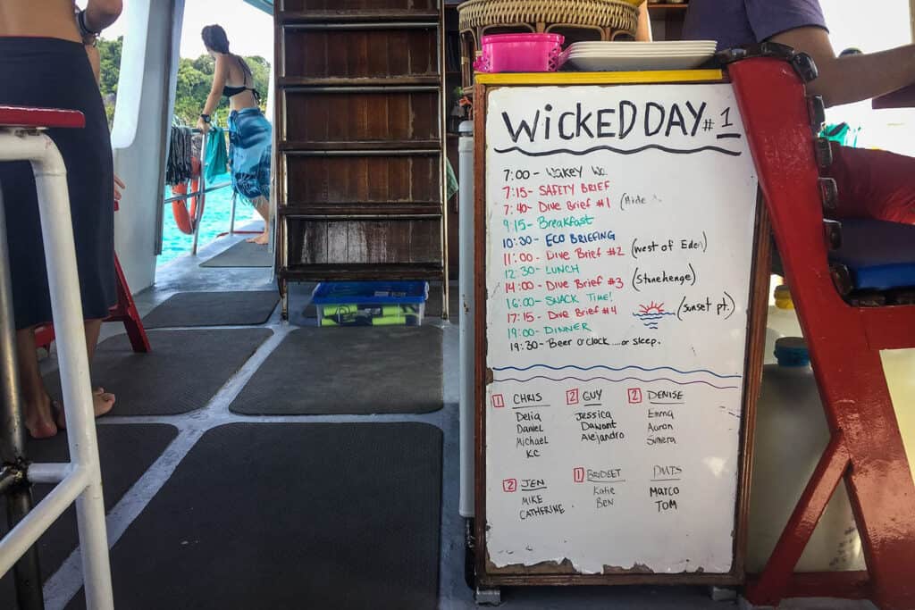 Similan Islands Liveaboard daily schedule Thailand