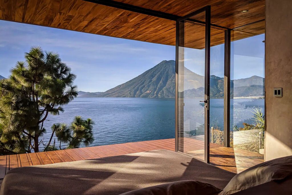 Glass House Atitlan (Airbnb)