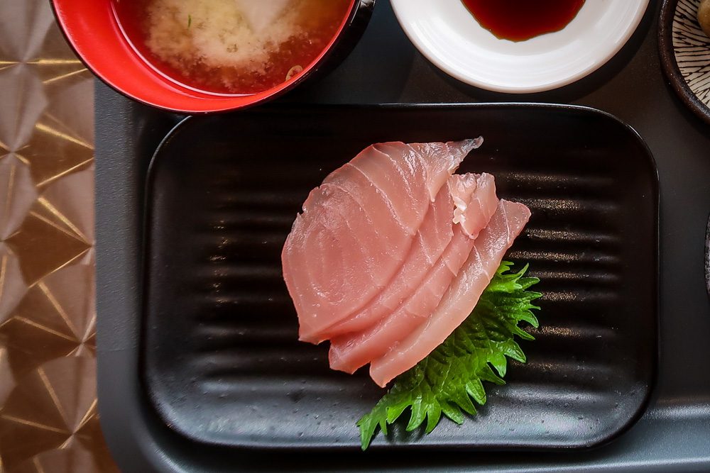 Foods to eat in Japan | sashimi