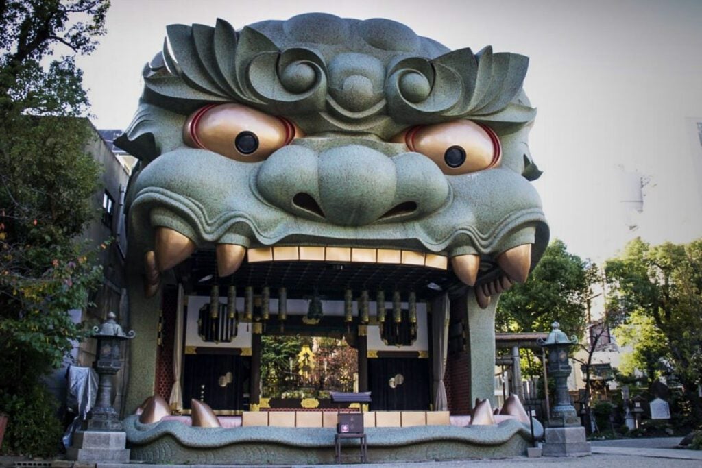 Namba Yasaka Shrine Osaka (Japan Travel)