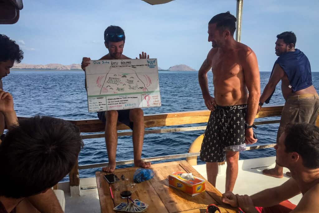 Komodo Liveaboard Indonesia dive briefing