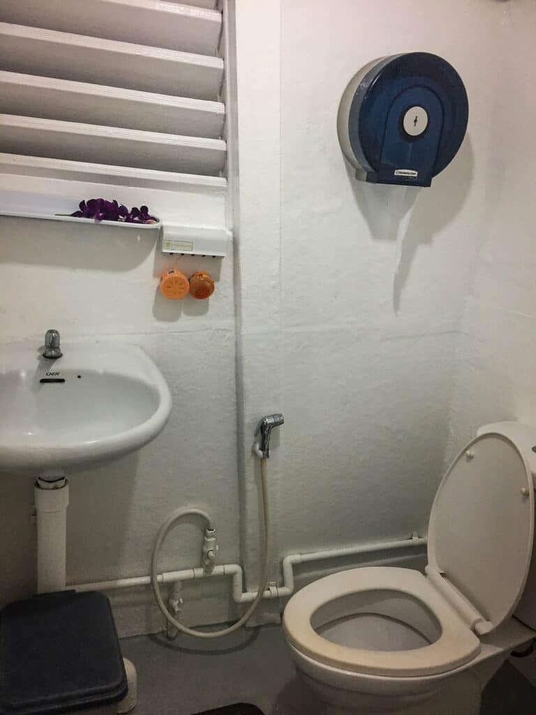 Similan Islands Liveaboard Thailand bathroom