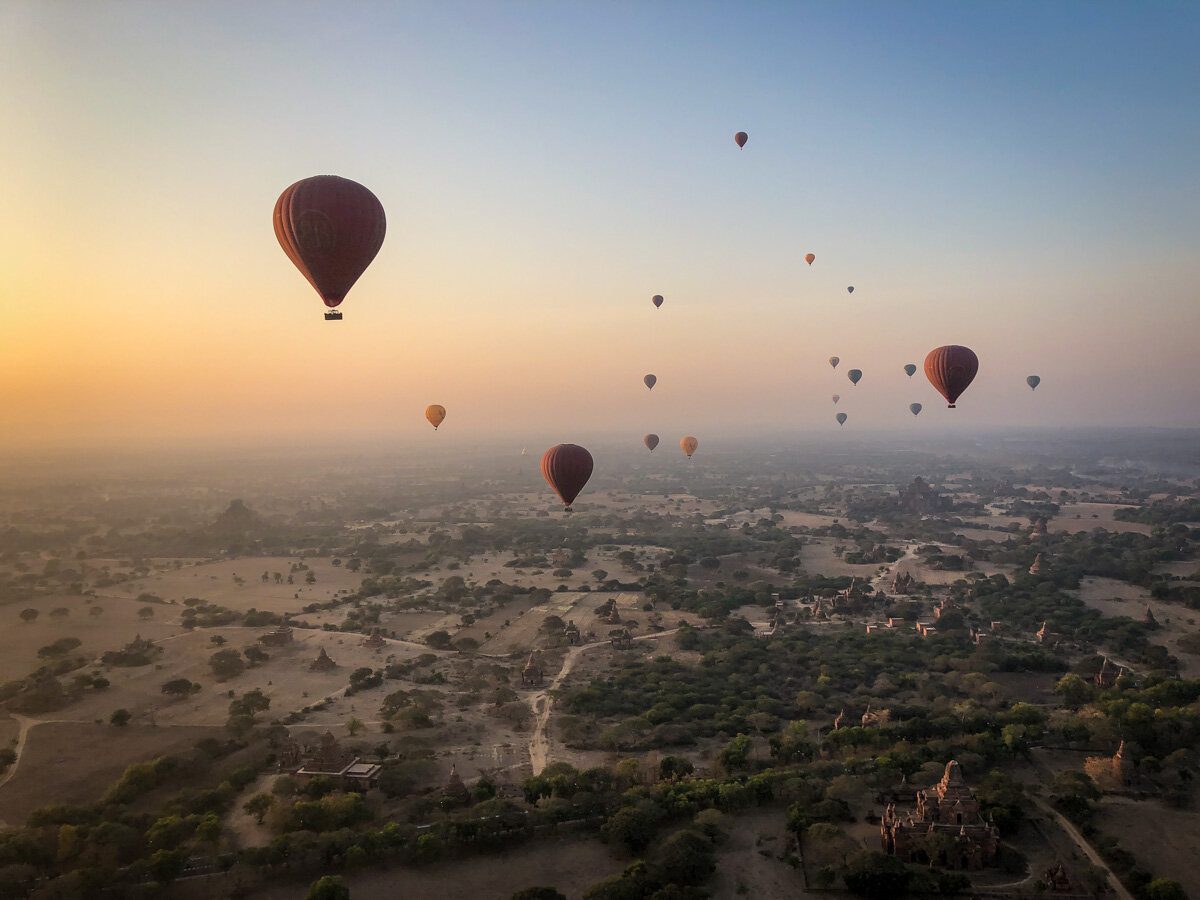Dwars zitten Rose kleur gas Hot Air Ballooning in Bagan, Myanmar | Two Wandering Soles