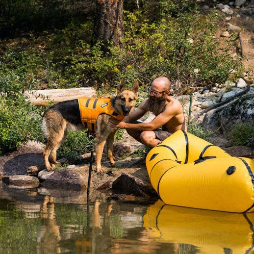 Vanlife with pets: Dustin & Amara