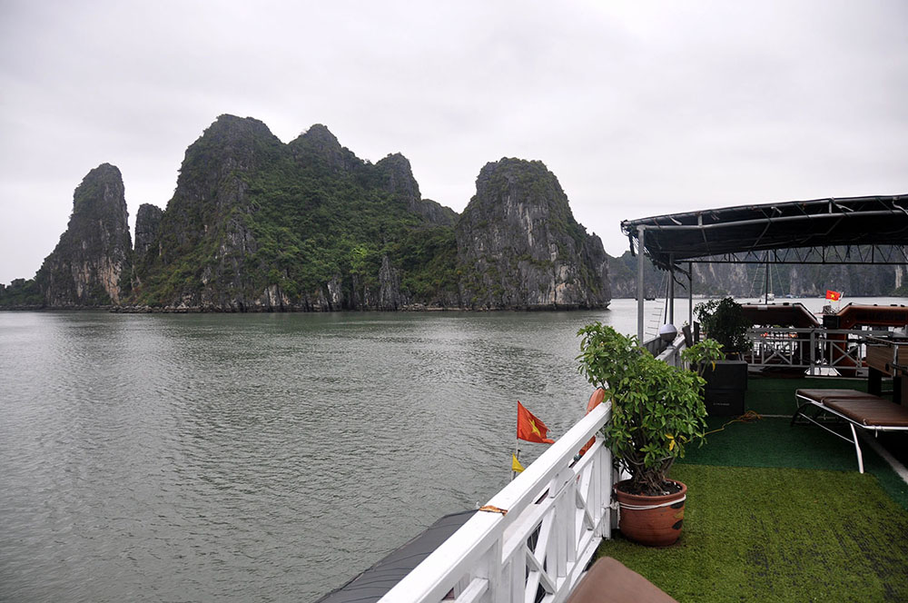 Boat Cruise Ha Long Bay Vietnam Itinerary