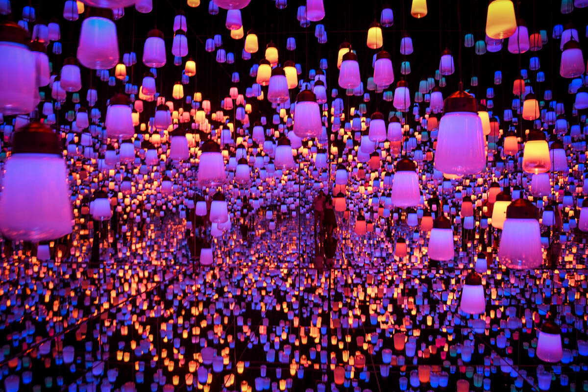 teamLab Borderless Tokyo Guide Resonating Lamps