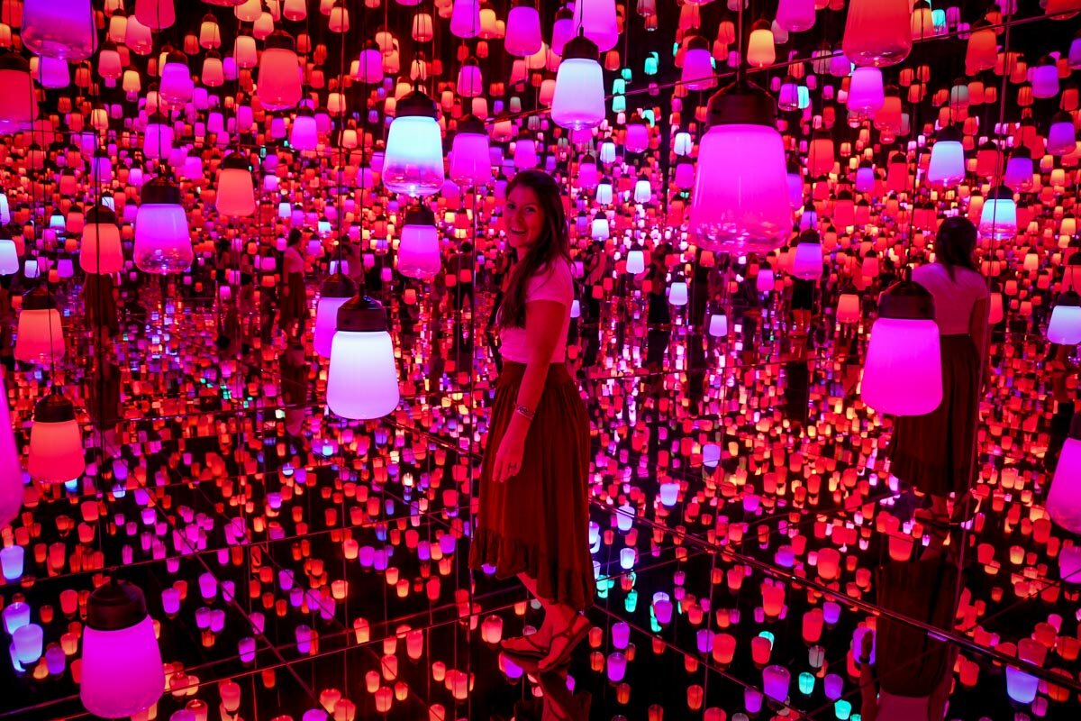 teamLab Borderless Tokyo Guide Resonating Lamps