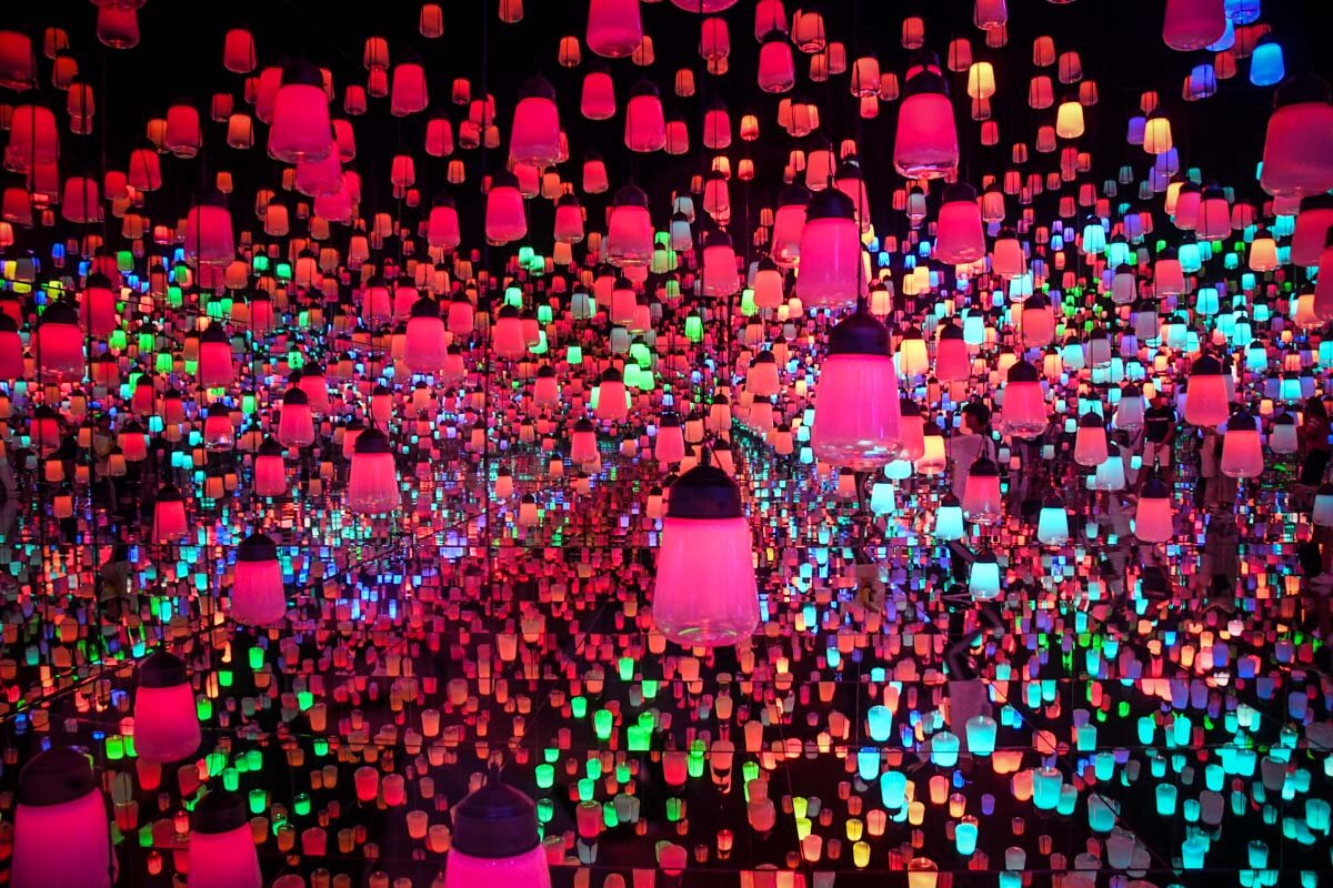 teamLab Borderless Tokyo Guide Resonating Lamps