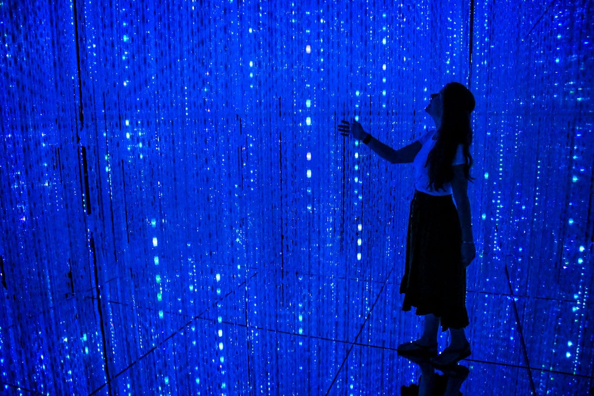 teamLab Borderless Tokyo Guide Crystal World