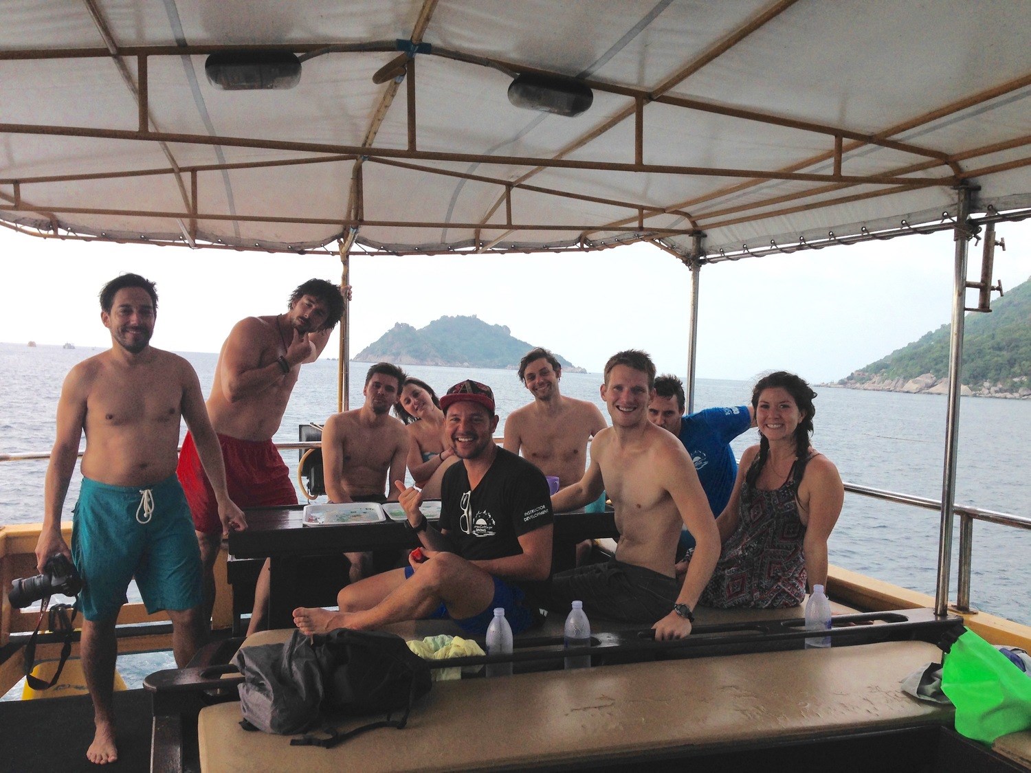 How To Choose A Dive School in Koh Tao Scuba Boat