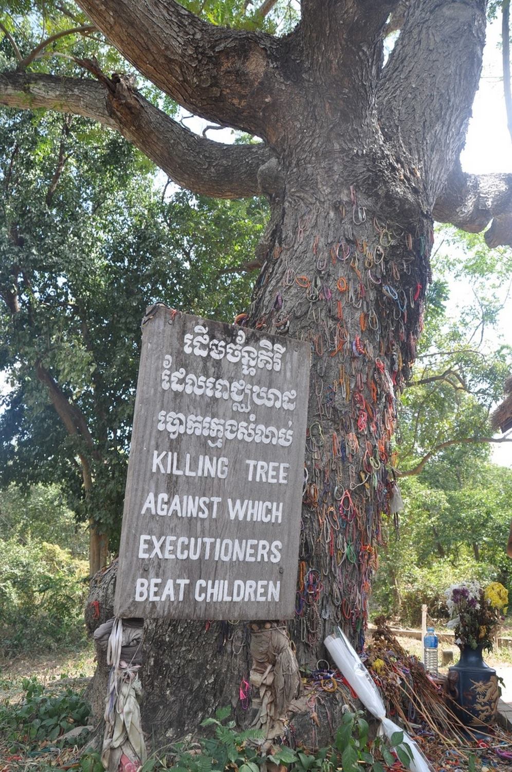 Killing Fields Killing tree Khmer Rouge Phnom Penh