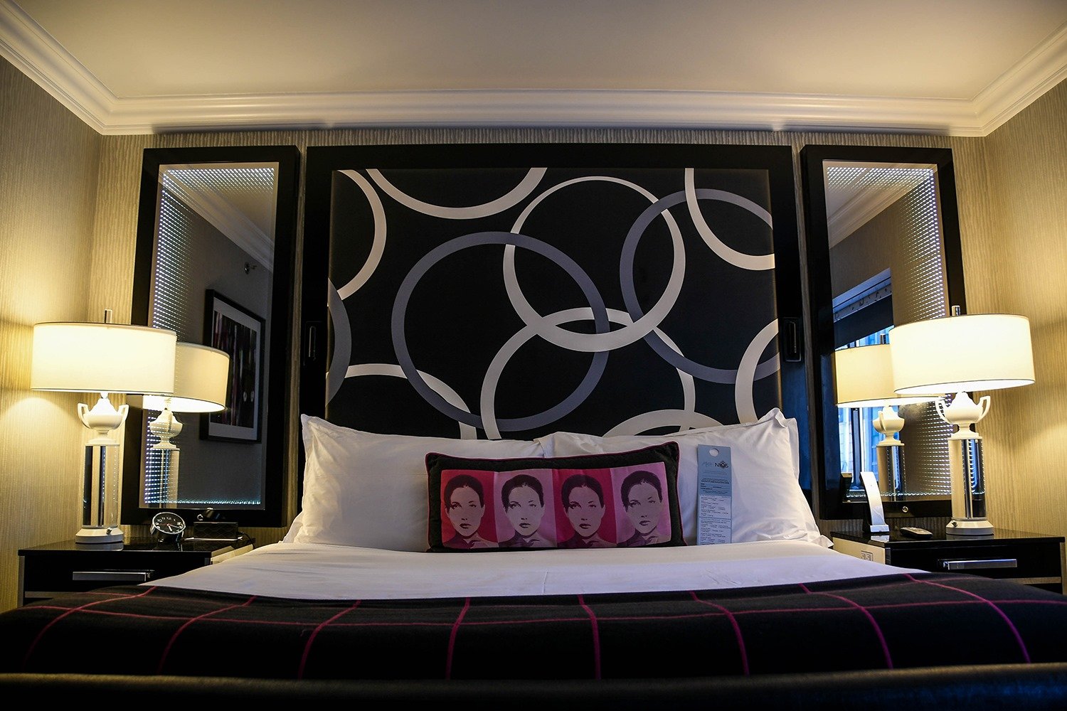 Kimpton Hotel: Amazing Stay in New City | Two Soles