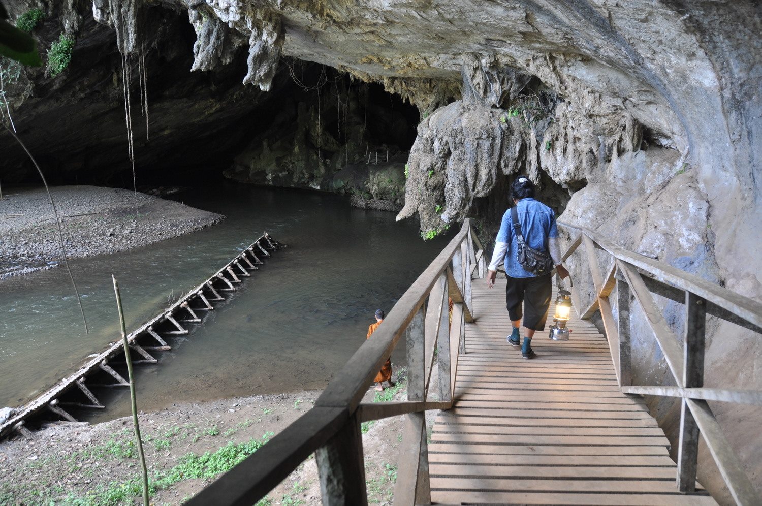 Lod Cave Complete Guide to Pai, Thailand