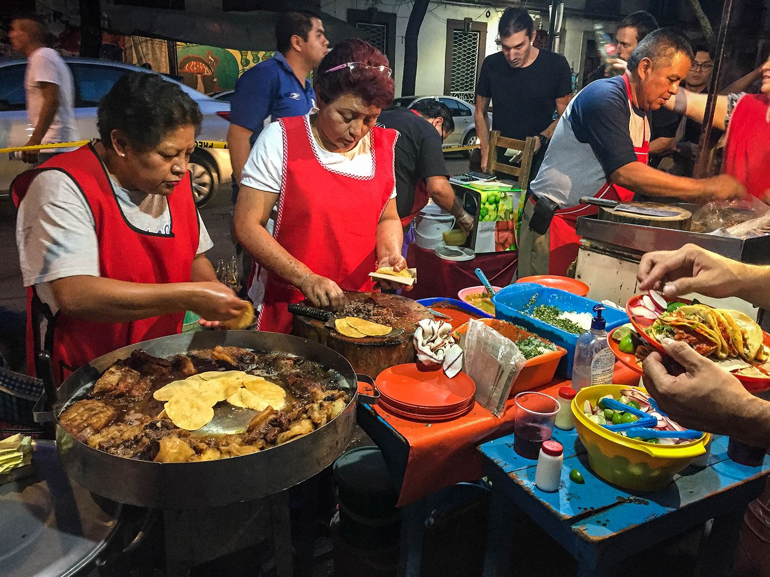 Lucha Libre in Mexico City Without a Tour Taco Stand