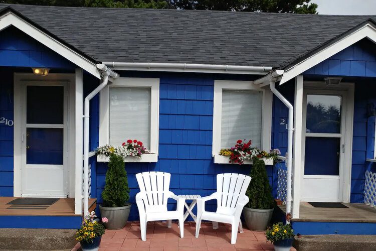 Ocean+Way+Cottage+in+Yachats+_+Image+source_+Airbnb