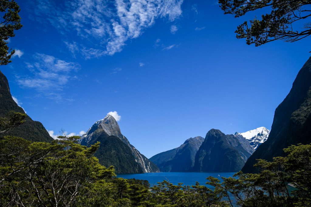 South+Island+New+Zealand+Itinerary+Road+Trip+Milford+Sound+Viewpoint