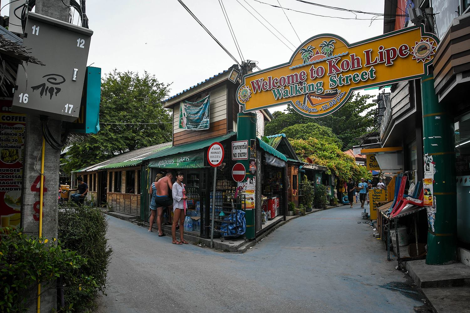 Things to Do in Koh Lipe Thailand Island Walking Street