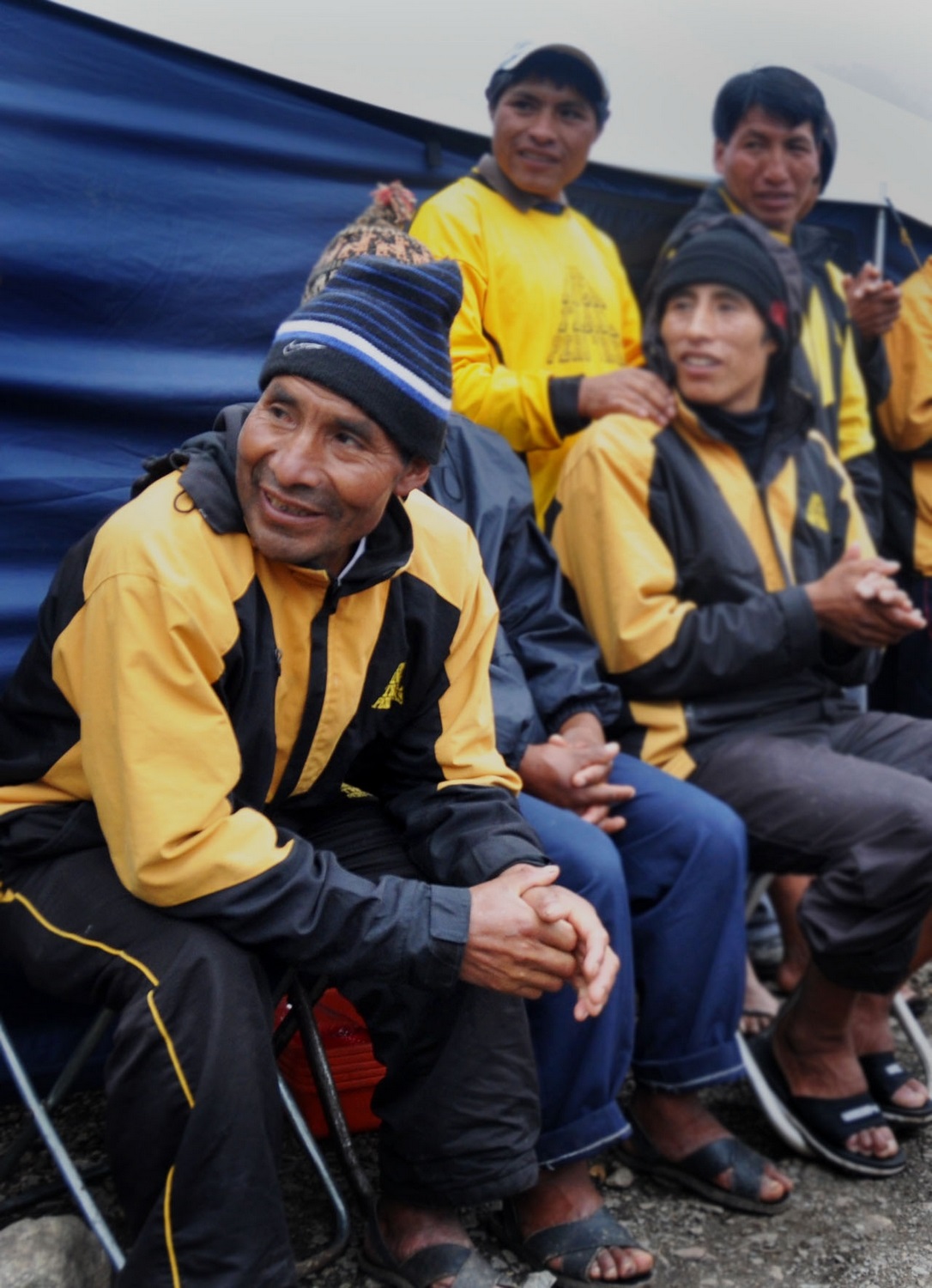 Ethical Tourism | Local porters on the Inca Trail Peru