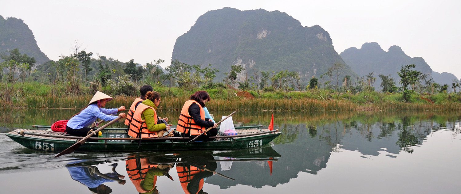 Vietnam Travel Guide: Tam Coc Boat