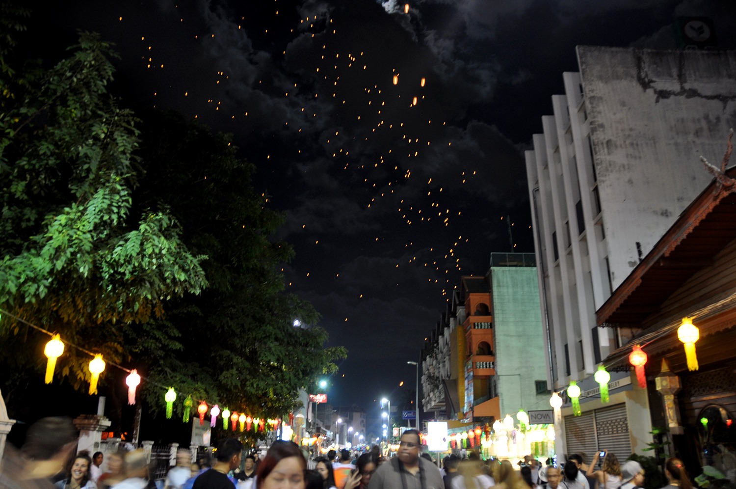 Yi Peng Loy Krathong Chiang Mai Thailand lantern release