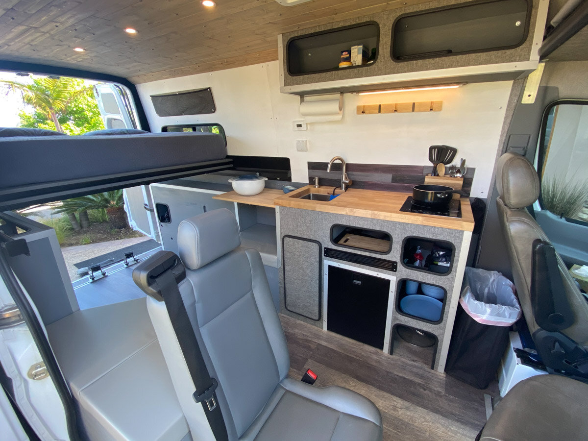 USA campervan rentals: 2015 Mercedes Sprinter in AK