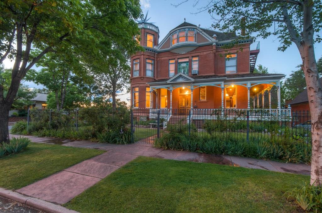 Lumber Baron B&B Denver | Image source: Booking