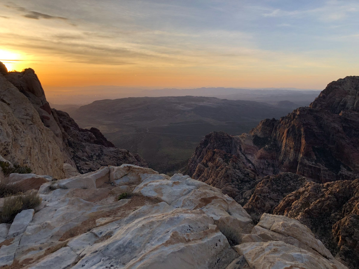 Red Rock Canyon hikes | Sunrise in the canyon