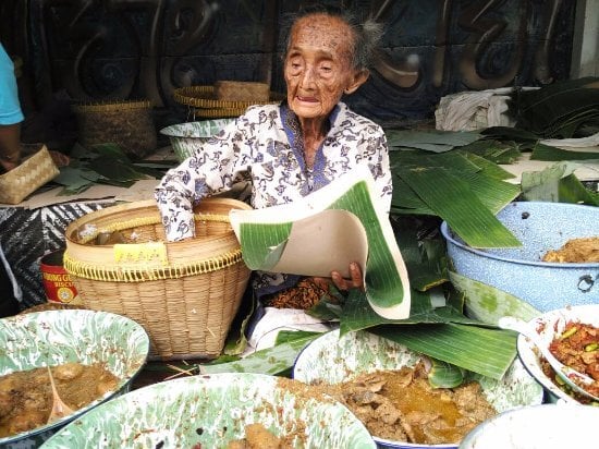 Netflix's Street Food Mbah Lindu | Image Source: TripAdvisor.com user: rommyroperta