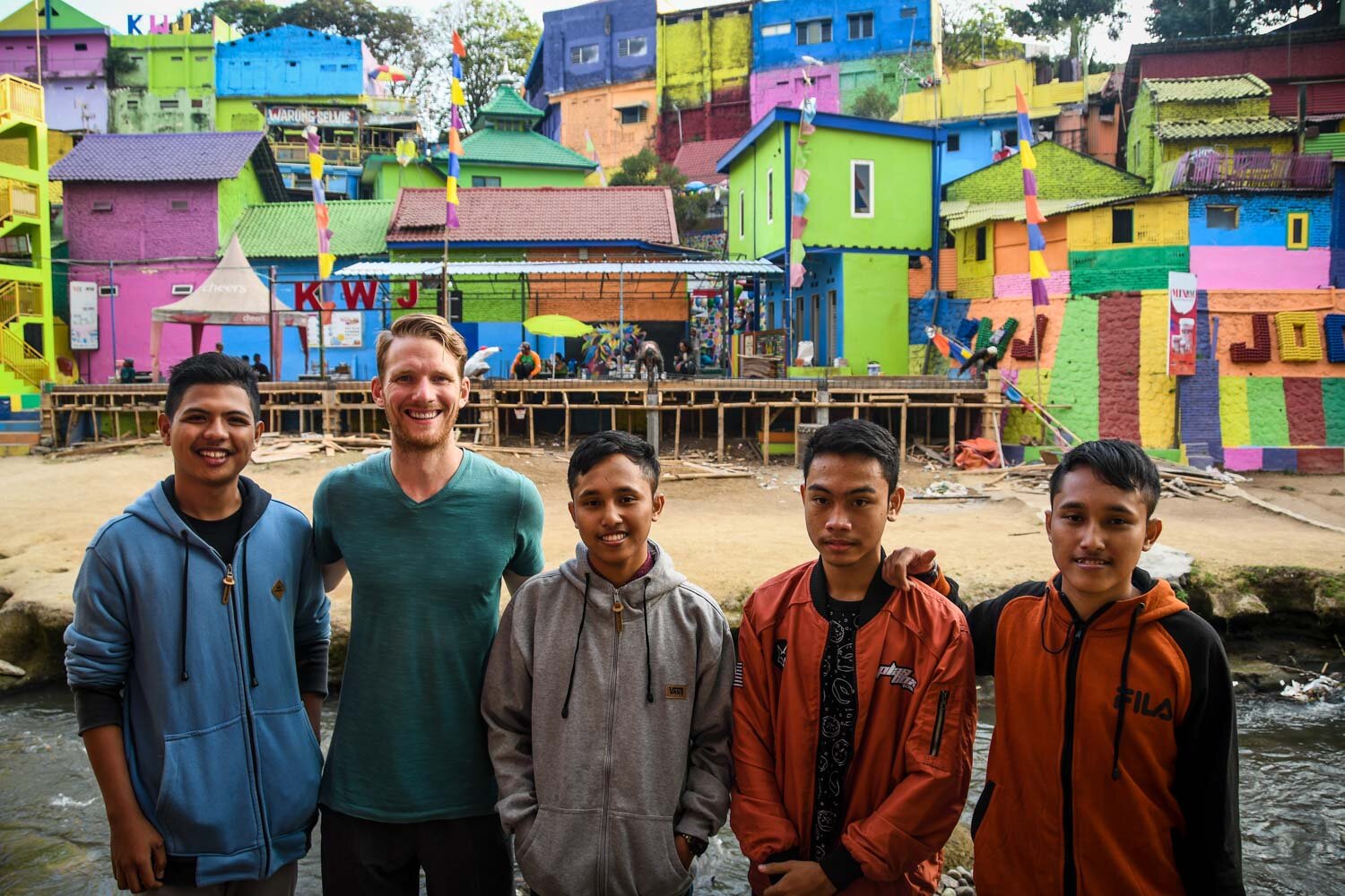 Jodipan Locals Kampung Warna Warni Malang Rainbow Village