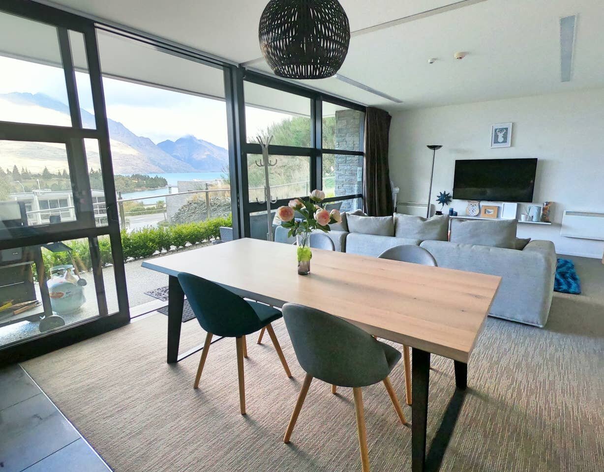 Where to Stay in Queenstown Photo Credit: Airbnb.com