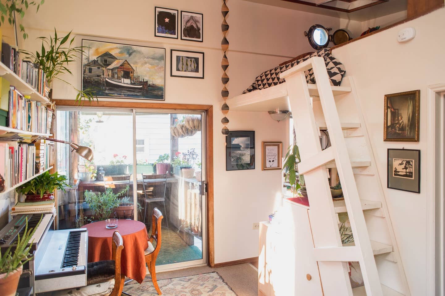 Quirky Loft in Seattle | Photo Credit: Airbnb.com