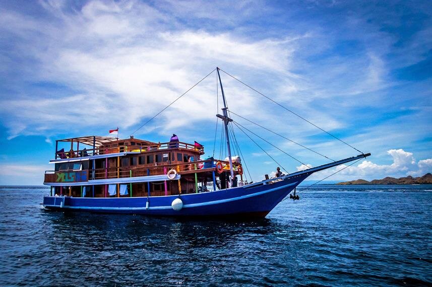 Best Scuba Diving | Yoshi Liveaboard Komodo, Indonesia