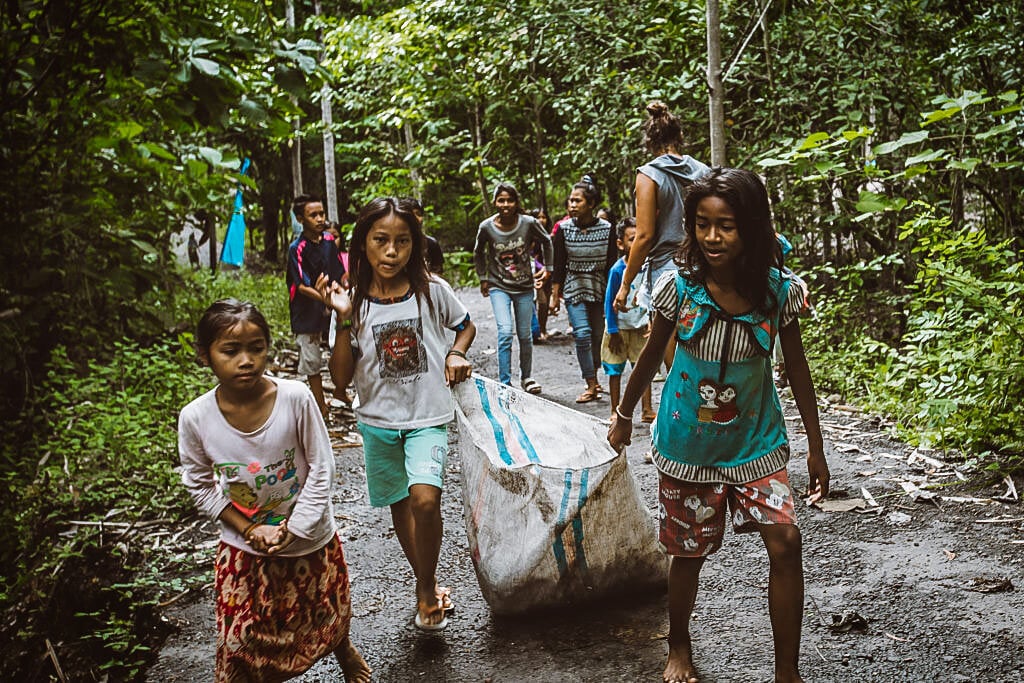 Things to Do in Lombok | Beach Cleanup