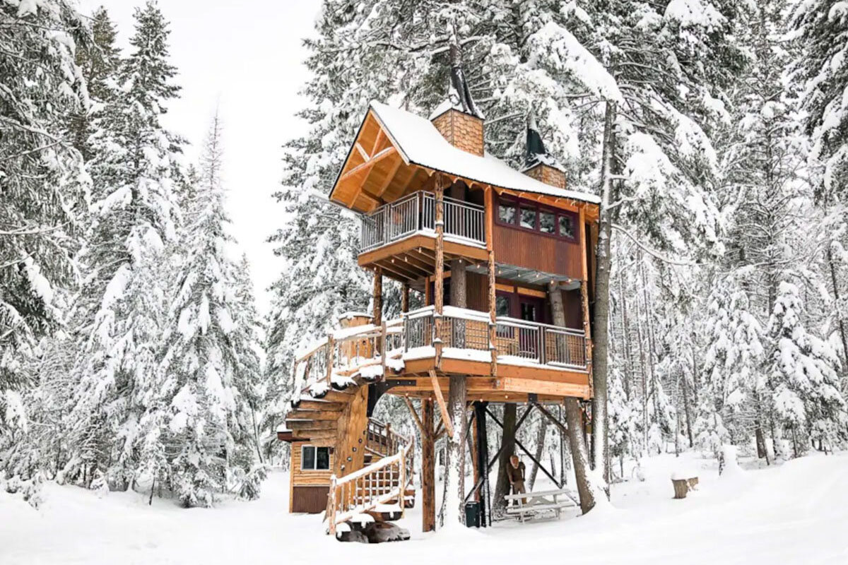Unique Airbnb Options | Treehouse in Montana
