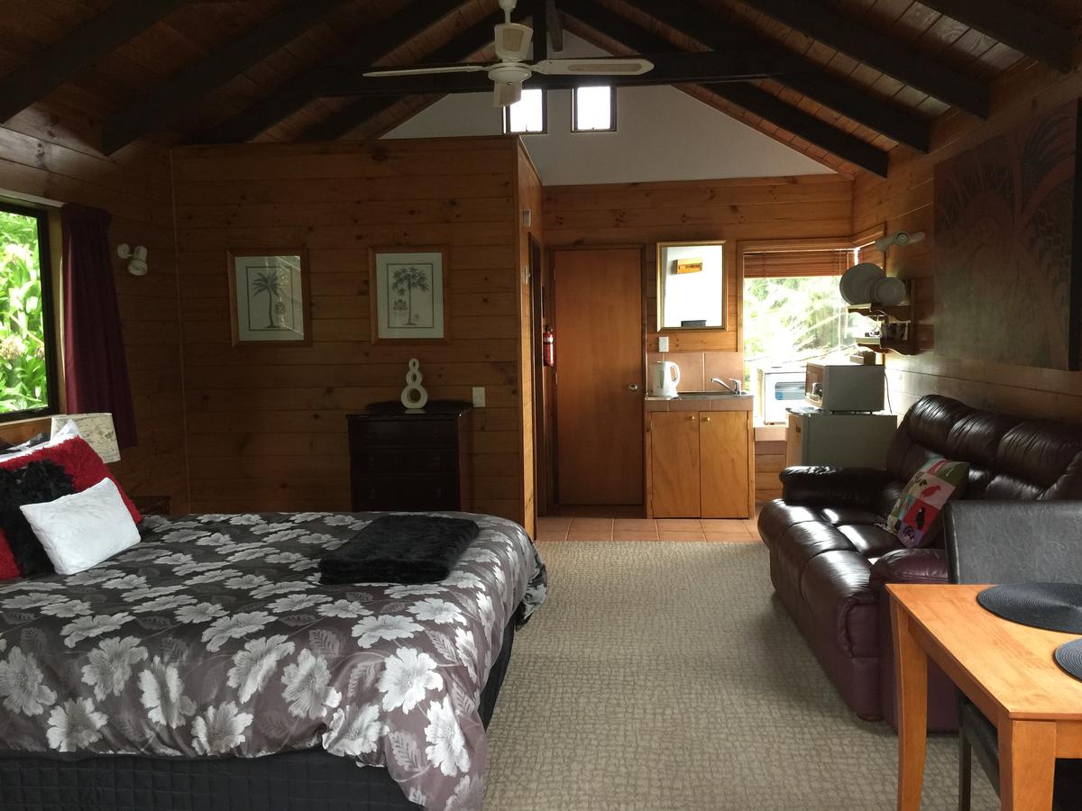 Grafton Cottage & Chalets