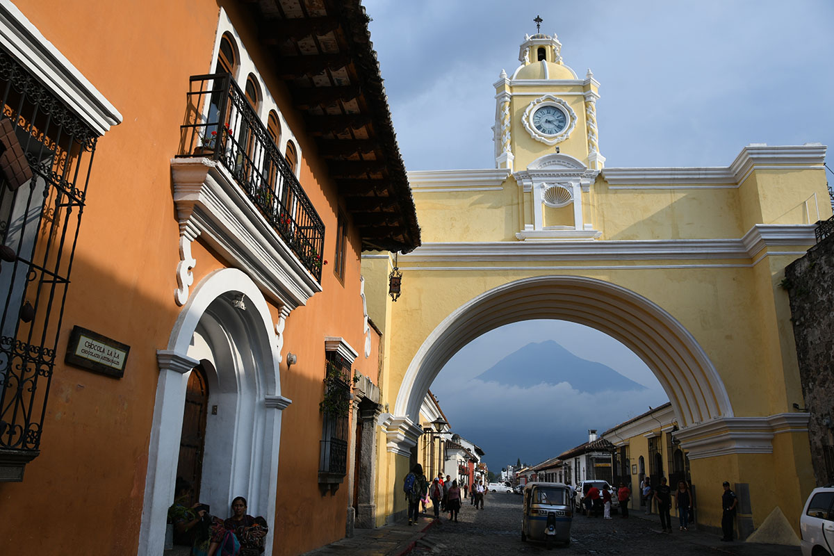 Things to do in Guatemala Antigua Arco de Santa Catalina