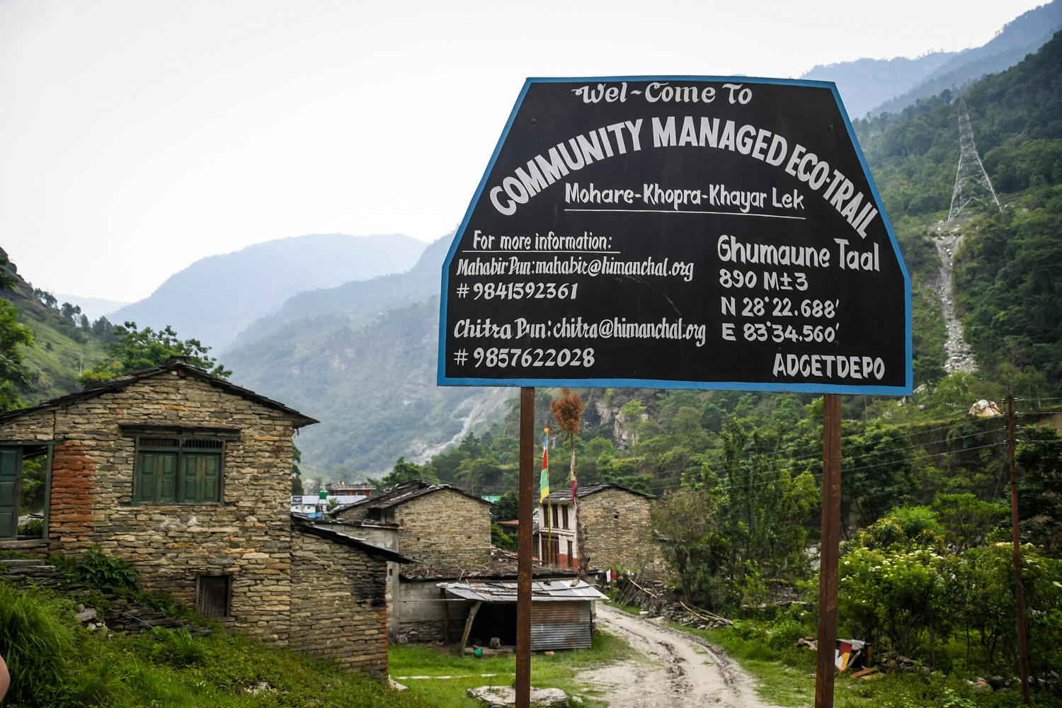 Mohare Danda Trek Welcome Sign