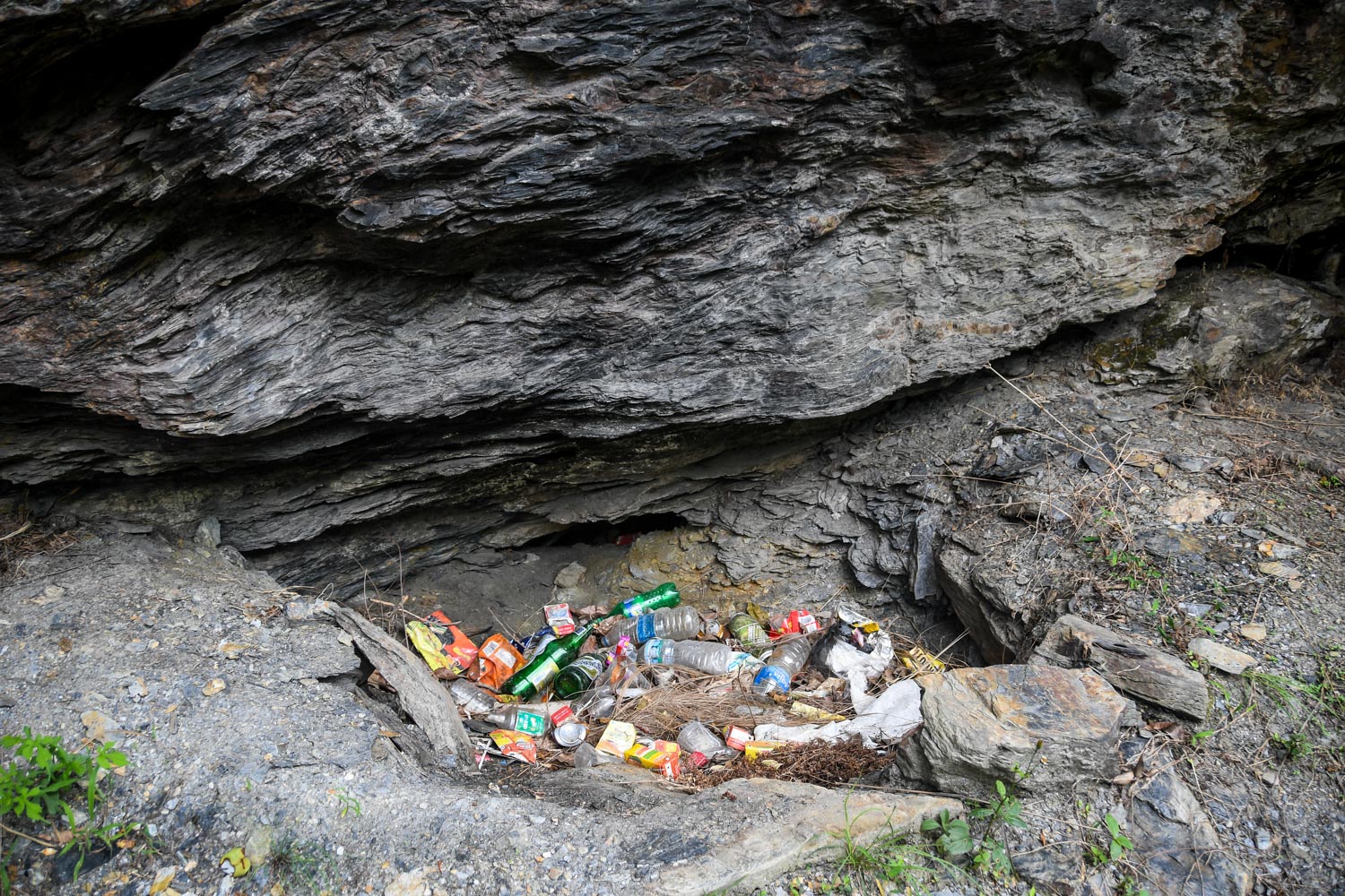 Nepal Travel Guide Garbage on the Trail