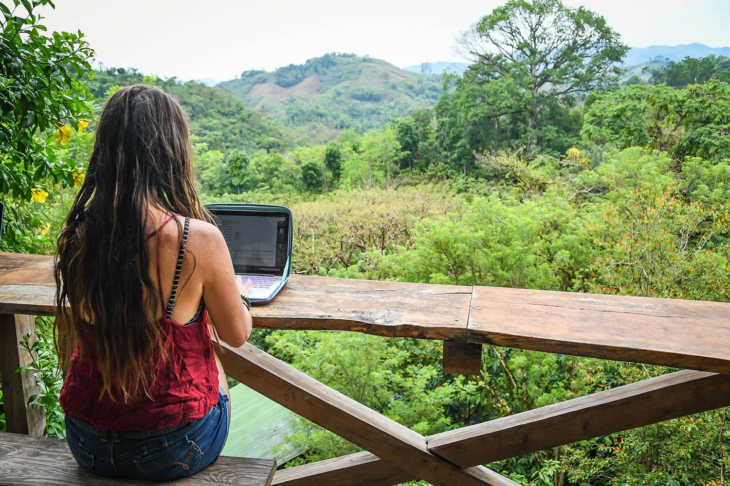 That’s me proving you can even work from a jungle lodge with super greasy hair. Sweet, huh?!