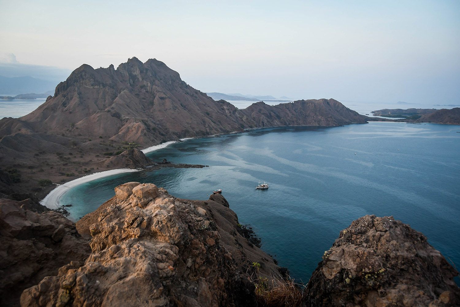 Komodo Scuba Liveaboard Padar Island