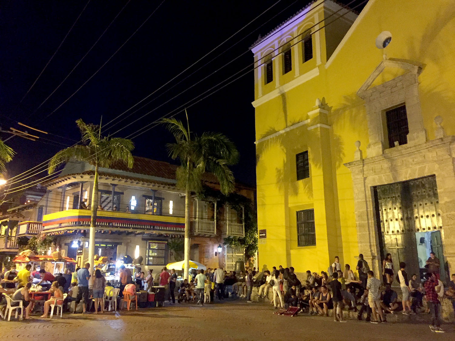 Things to do in Cartagena Colombia Trinidad Square