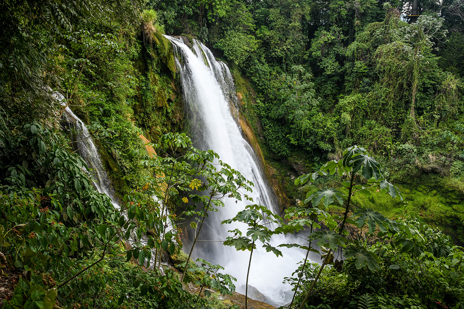 Things to Do in Lake Yojoa Honduras Pulhapanzak Waterfall
