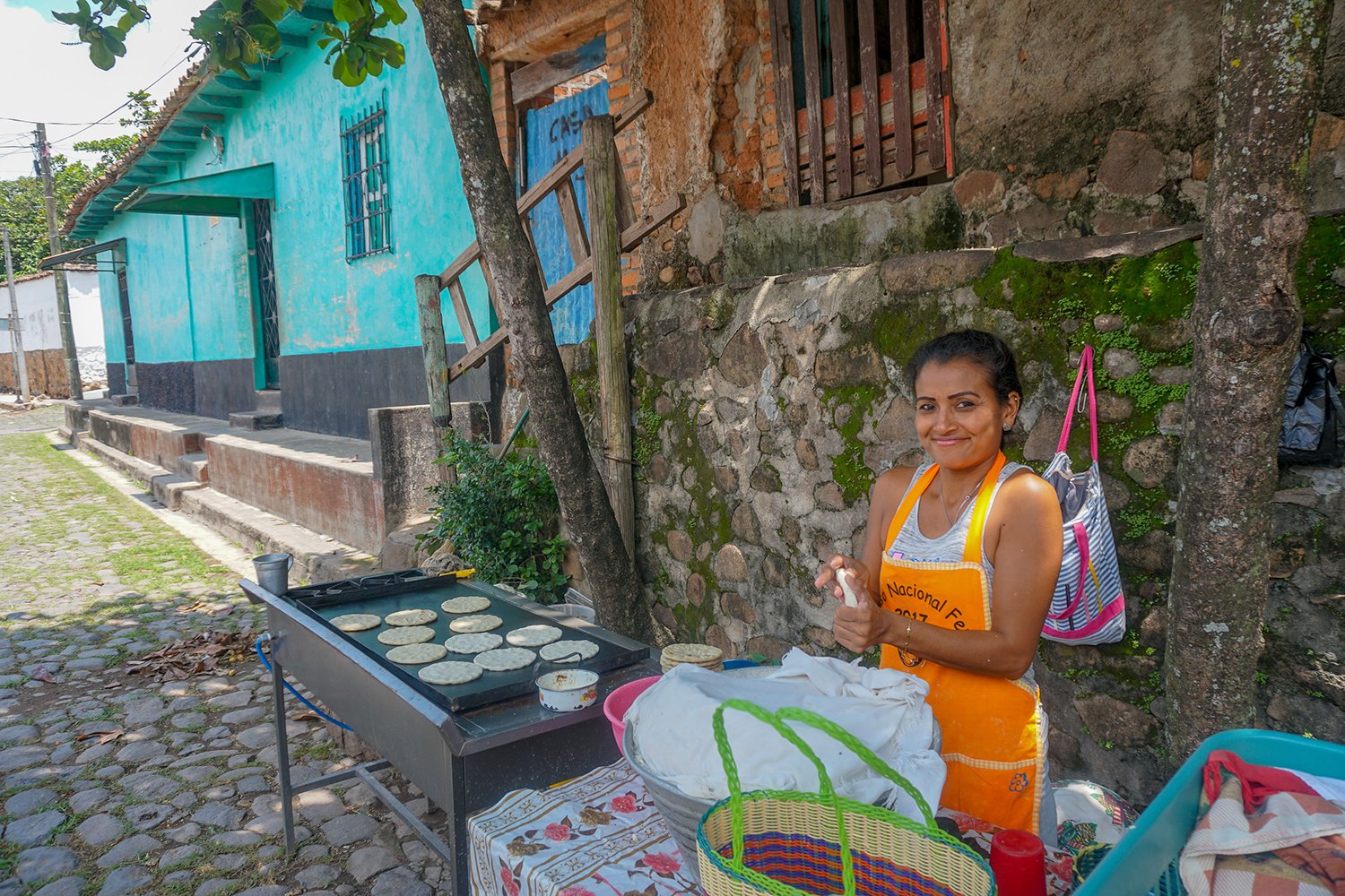 Making Pupsas Suchitoto El Salvador