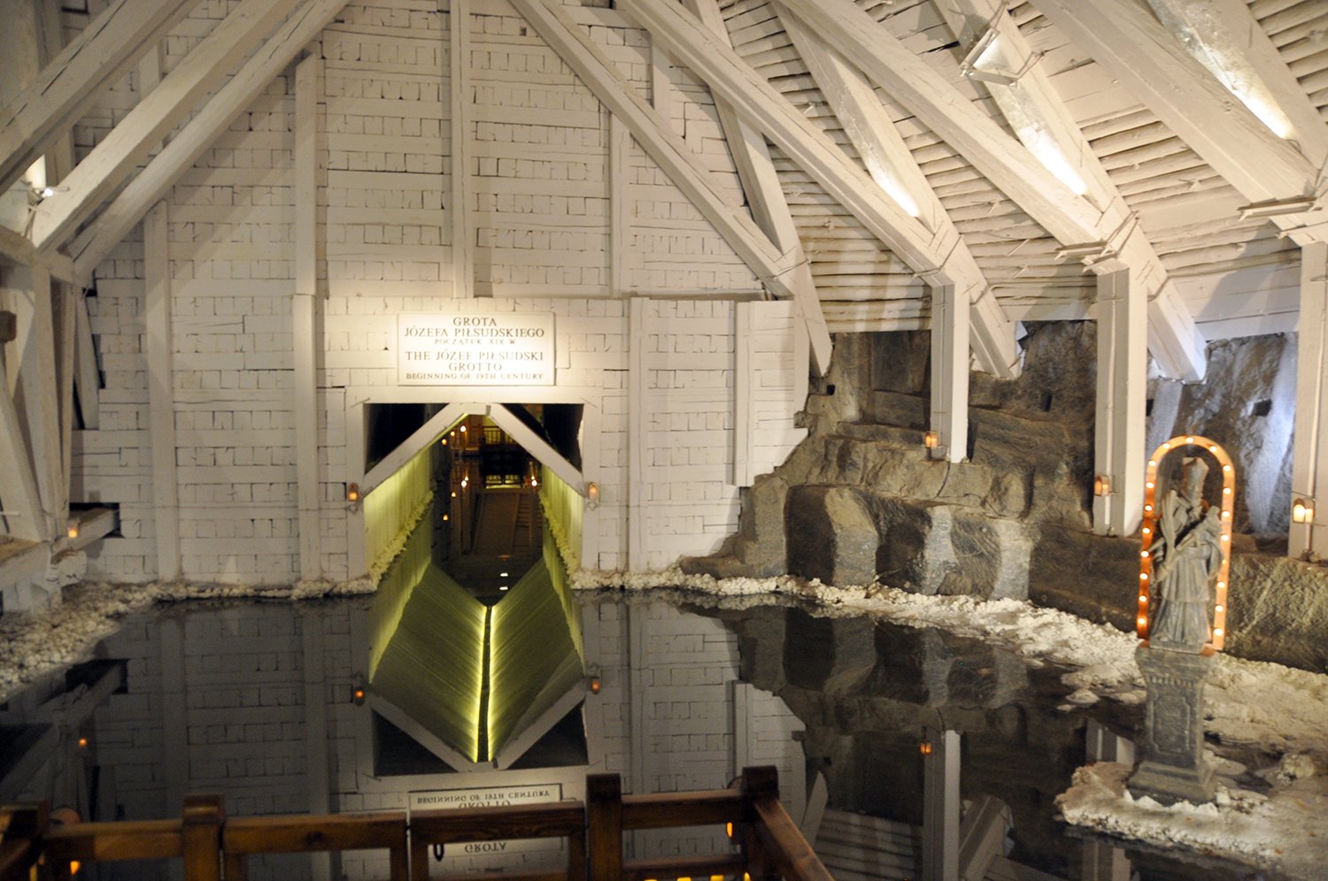 Poland Travel guide Wieliczka Salt Mine Tunnels