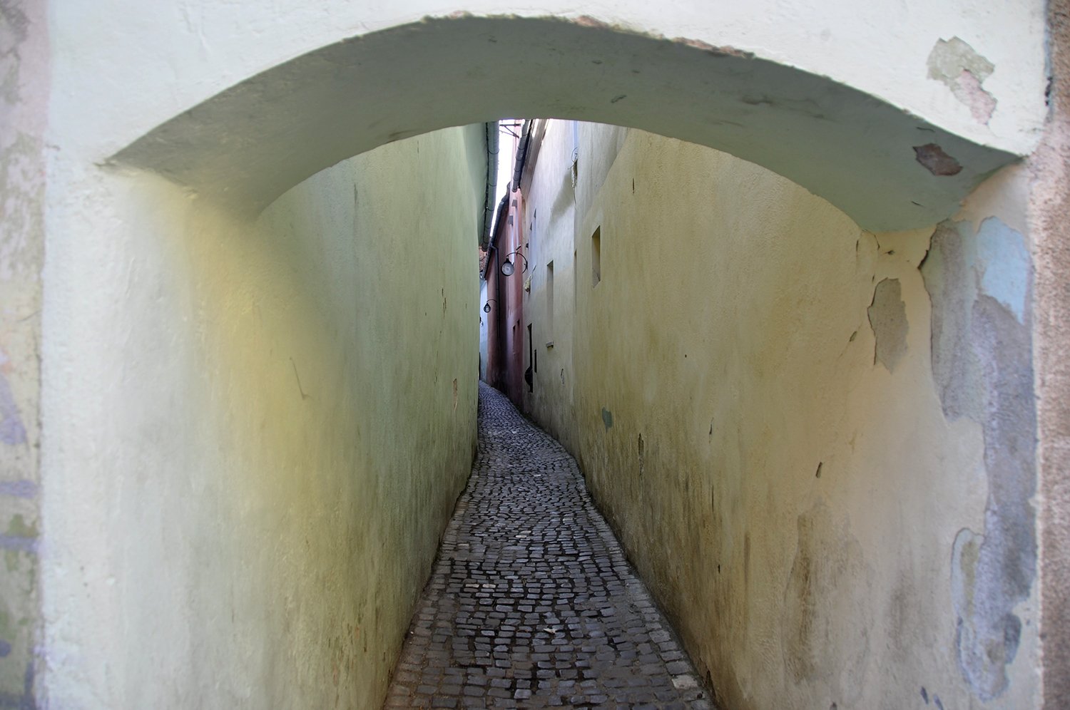 Strada Sforii Narrow street in Brasov