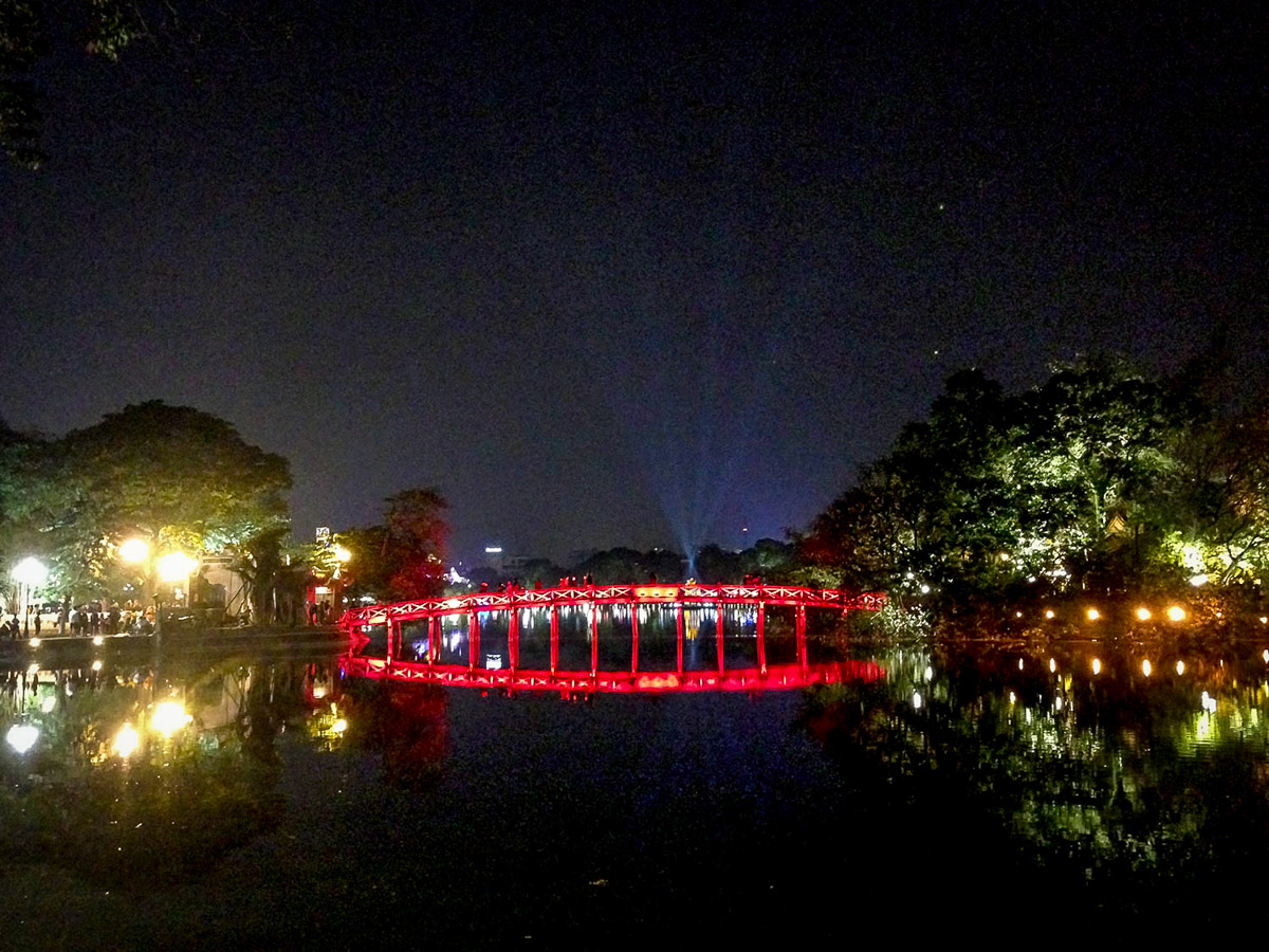 Things to Do in Hanoi | Turtle Lake Hanoi at night