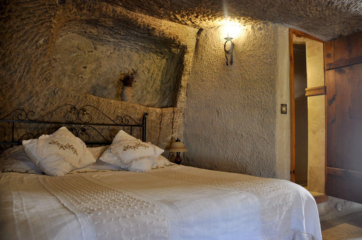 Kelebek Special Cave Hotel Cave Bedroom