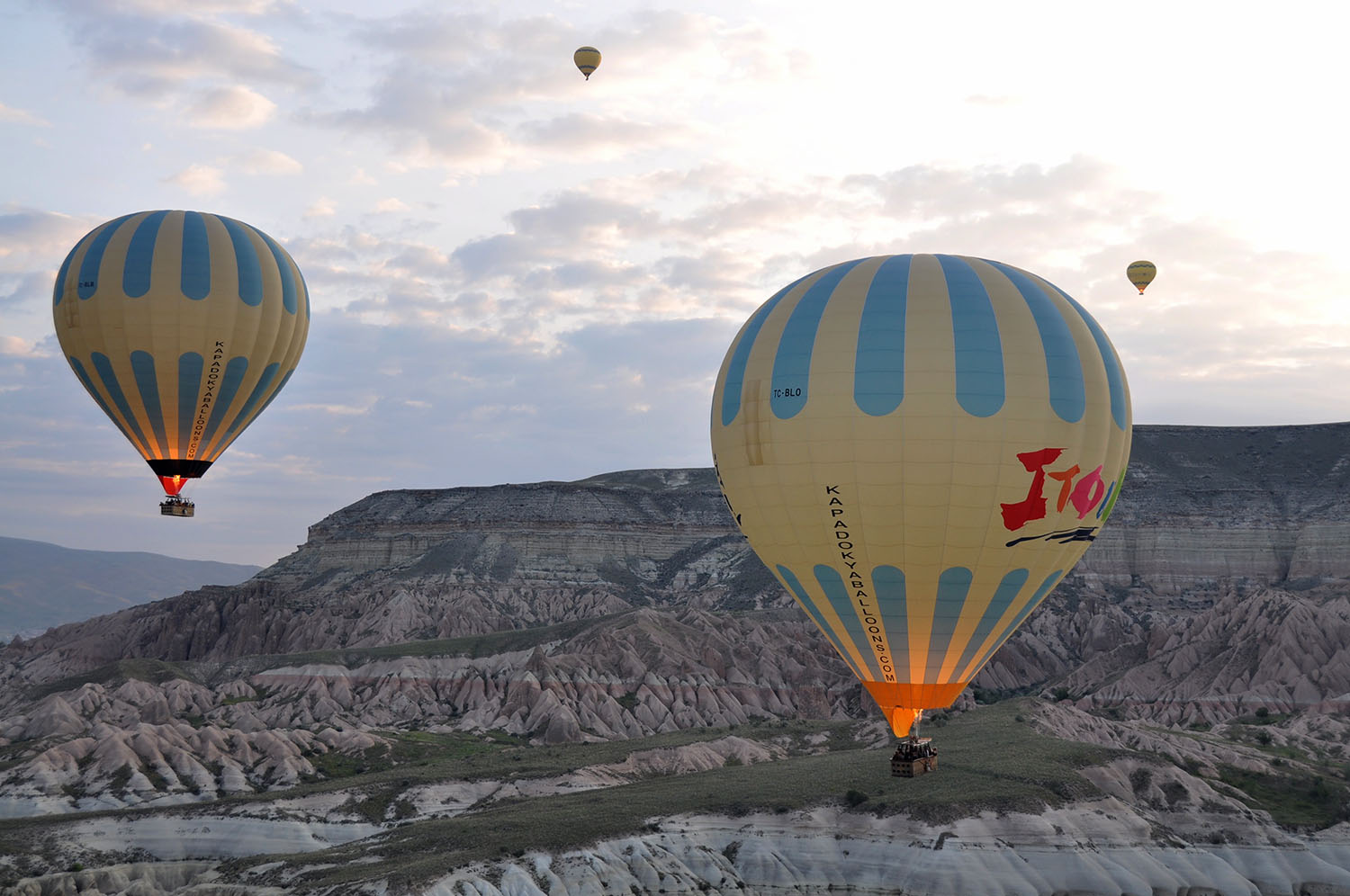 Hot Air Balloon Ride in Cappadocia Turkey with Turkiye Balloons