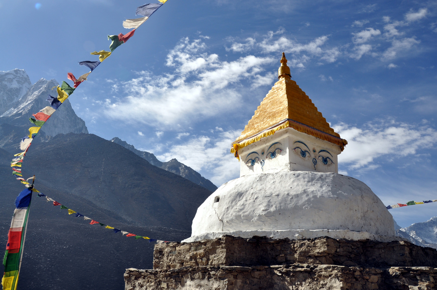 Dingboche pagoda Perfect Everest Base Camp Trekking Itinerary