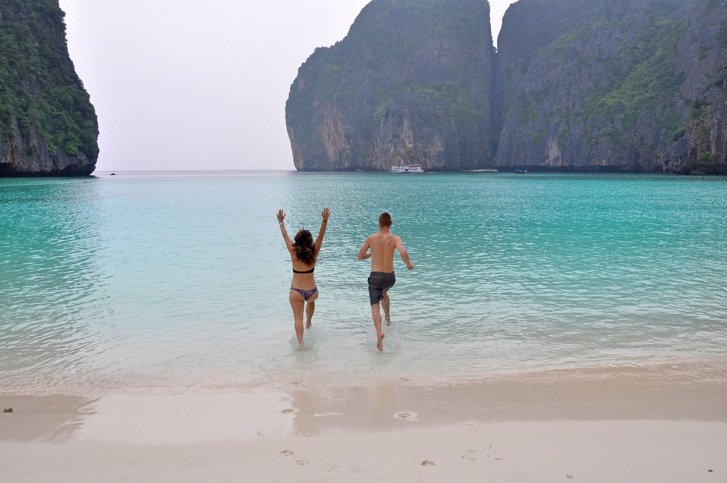 Phi Phi Maya Bay Sleep Aboard